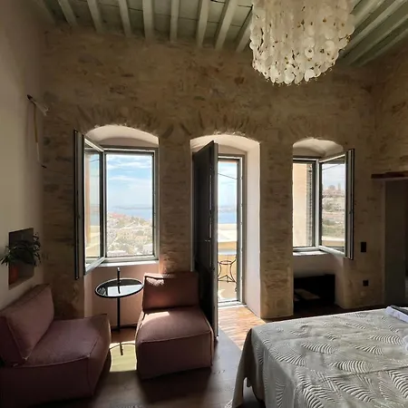 Nymfea Ano Syros
