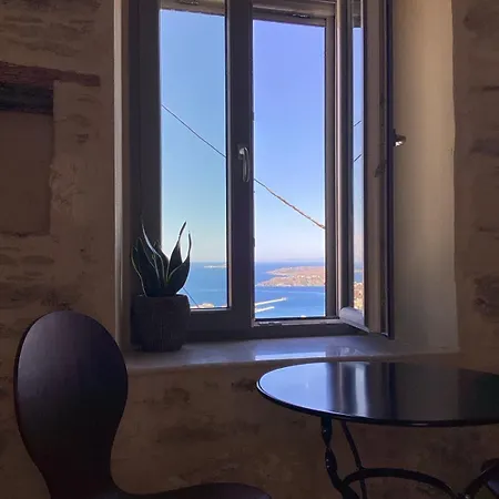 Nymfea Ano Syros